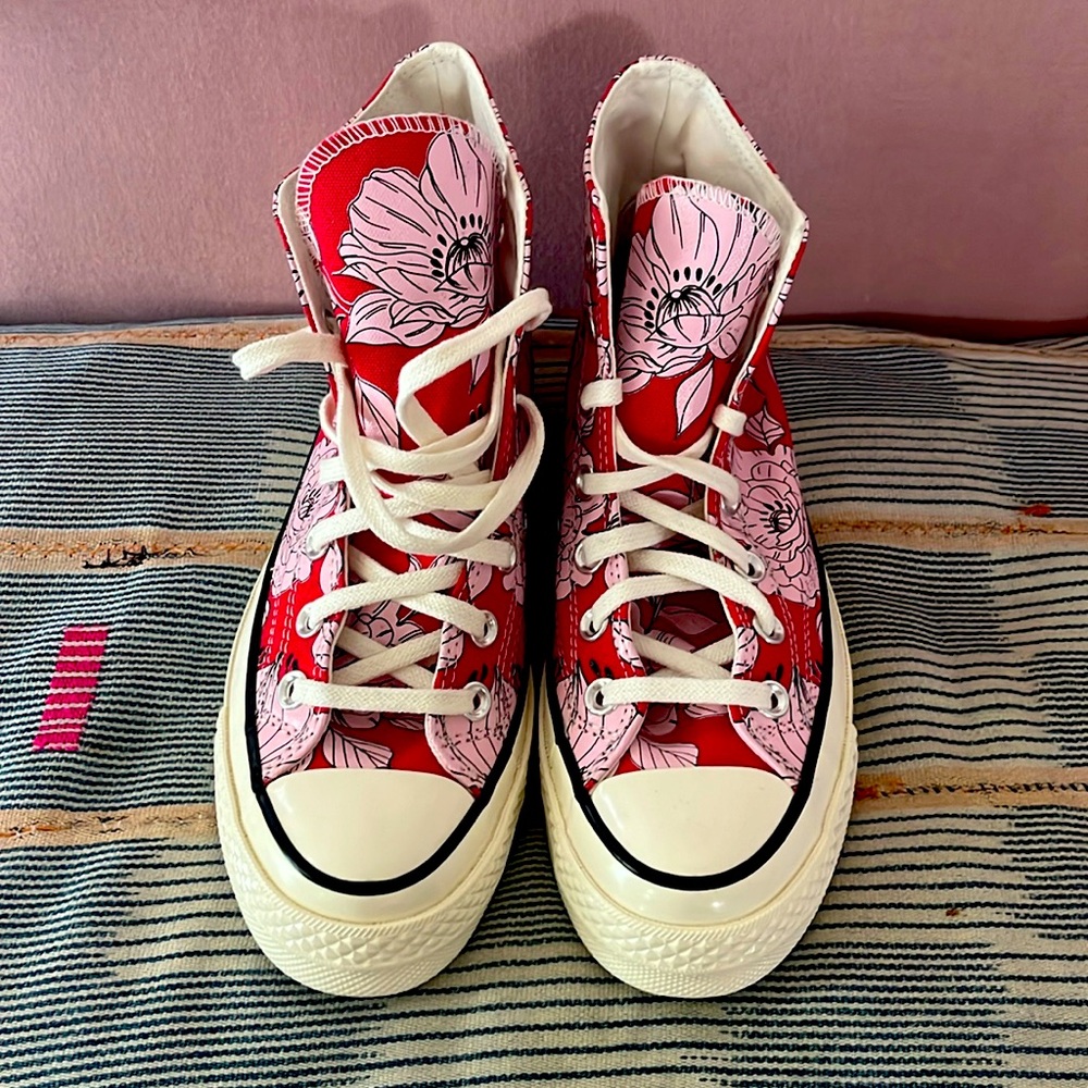 Brand New never worn Chuck Taylor 70s hi top vintage floral converse women’s 7